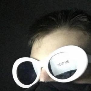 吃少妇奶头一丝不挂裸体
